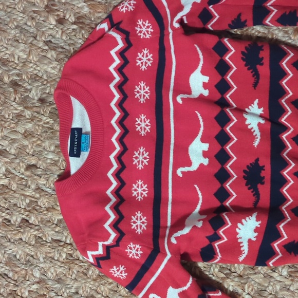 Like new Boys 6 Christmas sweater - Picture 2 of 5